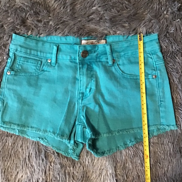 NWOT Iris Jeans Teal Denim Ladies Shorts Crochet Pocket Detail Sz M - Picture 4 of 5